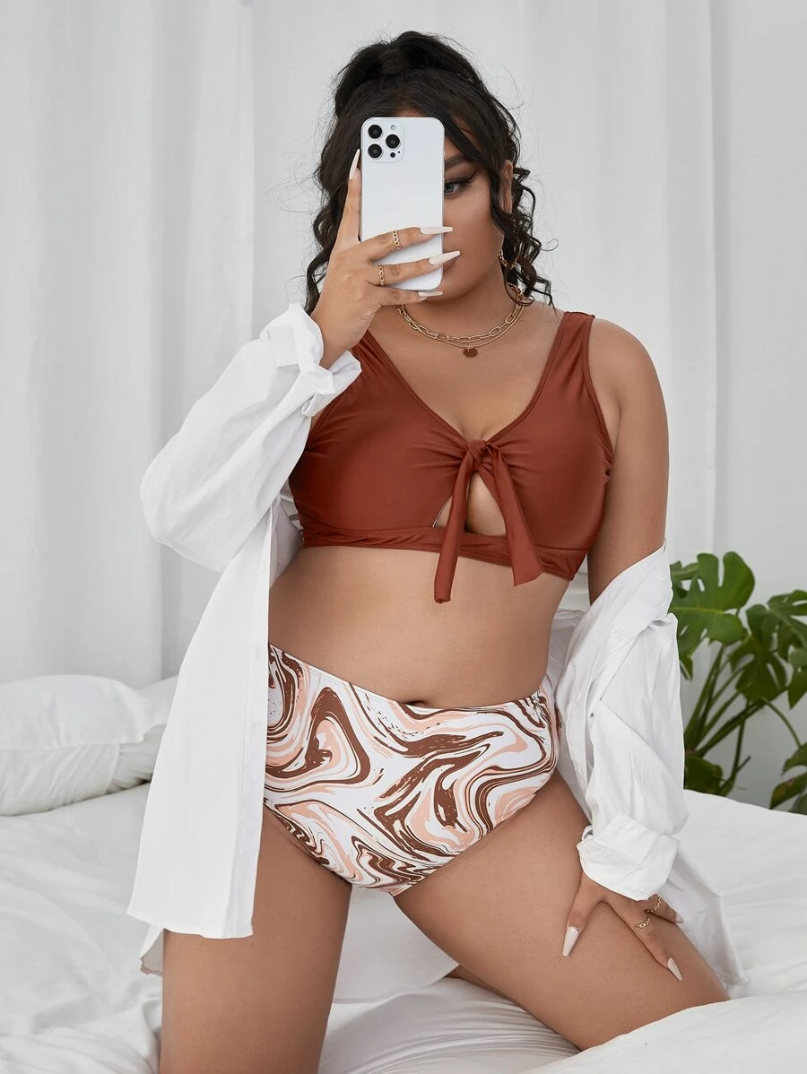 Conjunto de bikini de talla grande con patrón fluido y nudo para verano en la playa - Multicolor - Ver 1