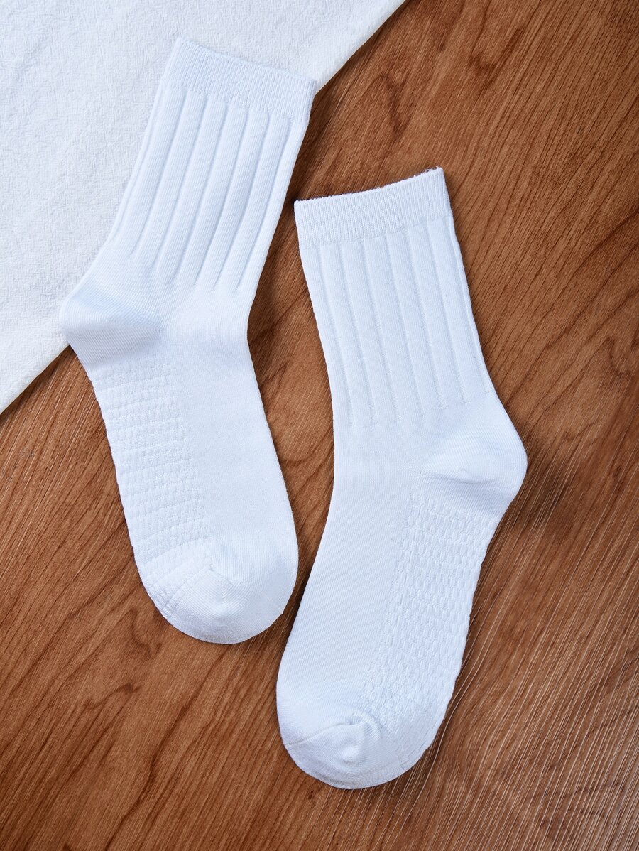 男士極簡風格素色中筒襪