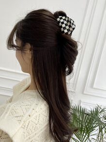 DAZY 格子印花髮卡，適用於日常女孩髮型搭配休閒風格 - 黑與白 - 查看 4