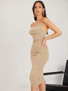 SHEIN BAE 素色褶邊緞面吊帶緊身連衣裙 - 杏色 - 查看 3