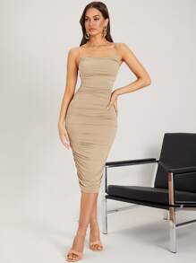 SHEIN BAE 素色褶邊緞面吊帶緊身連衣裙 - 杏色 - 查看 4