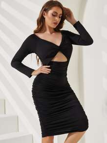 前扭結褶邊鏤空緊身洋裝 - 黑色 - 查看 1