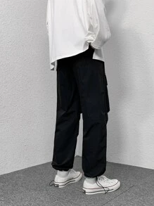 Manfinity Men Slogan Graphic Flap Pocket Drawstring Hem Trousers - Black - View 2