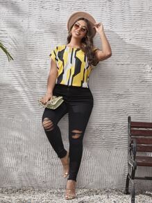 SHEIN Essnce 大碼幾何和條紋圖案鏤空後扭結襯衫 - 彩色 - 查看 3