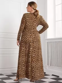 SHEIN Privé Plus Leopard Plunging Neck Split Thigh Dress