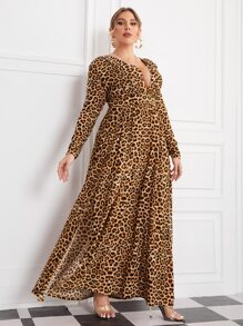 SHEIN Privé Plus Leopard Plunging Neck Split Thigh Dress