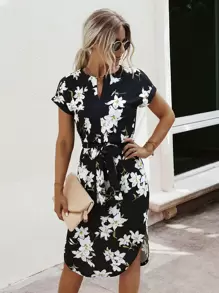 Notched Neck Floral Print Belted Dress - Black and White - View 1