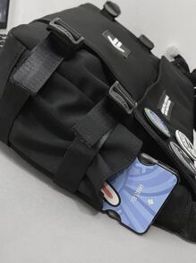 高中生 大学新生 多功能单肩包 单肩包 休闲包 男士徽章和补丁装饰 斜挎包，父亲节礼物，手提包 旅行、大学、户外、通勤用书包 斜挎包 单肩包 侧包 方形包 黑色节日包 夏季男士礼物 男士单肩包 男士包 斜挎包 侧包 返校 学校用品 秋季男士包 圆筒包 旧款 万圣节 圣诞节 - 黑色 - 查看 3