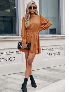 SHEIN Privé Vestido unicolor de espalda con abertura de ojo bajo con fruncido con diseño de botón - Marrón - Ver 3