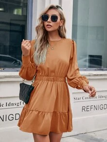 SHEIN Privé Vestido unicolor de espalda con abertura de ojo bajo con fruncido con diseño de botón - Marrón - Ver 4