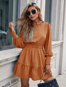 SHEIN Privé Vestido unicolor de espalda con abertura de ojo bajo con fruncido con diseño de botón - Marrón - Ver 5