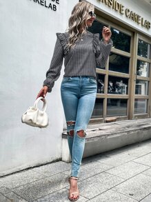 SHEIN LUNE Blusa con estampado de guingán ribete con fruncido de manga farol - Blanco y Negro - Ver 6