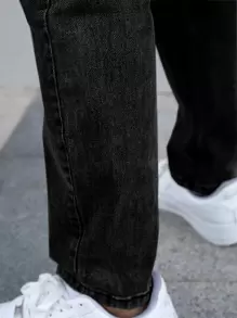 Hombres Jeans de ajuste mom con bolsillos oblicuos - Negro - Ver 7