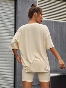 SHEIN Unity 字母圖案落肩袖長款T恤和騎行褲套裝 - 杏色 - 查看 2