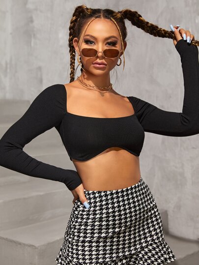 Crop Top mit asymmetrischem Saum, Rippenstrick