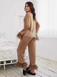 Bộ đồ ngủ/Pajama gồm áo sơ mi cài nút phía trước và quần viền lông mềm mại, chi tiết ấm áp và thanh lịch, trang phục thu đông - Lạc đà - Xem 2