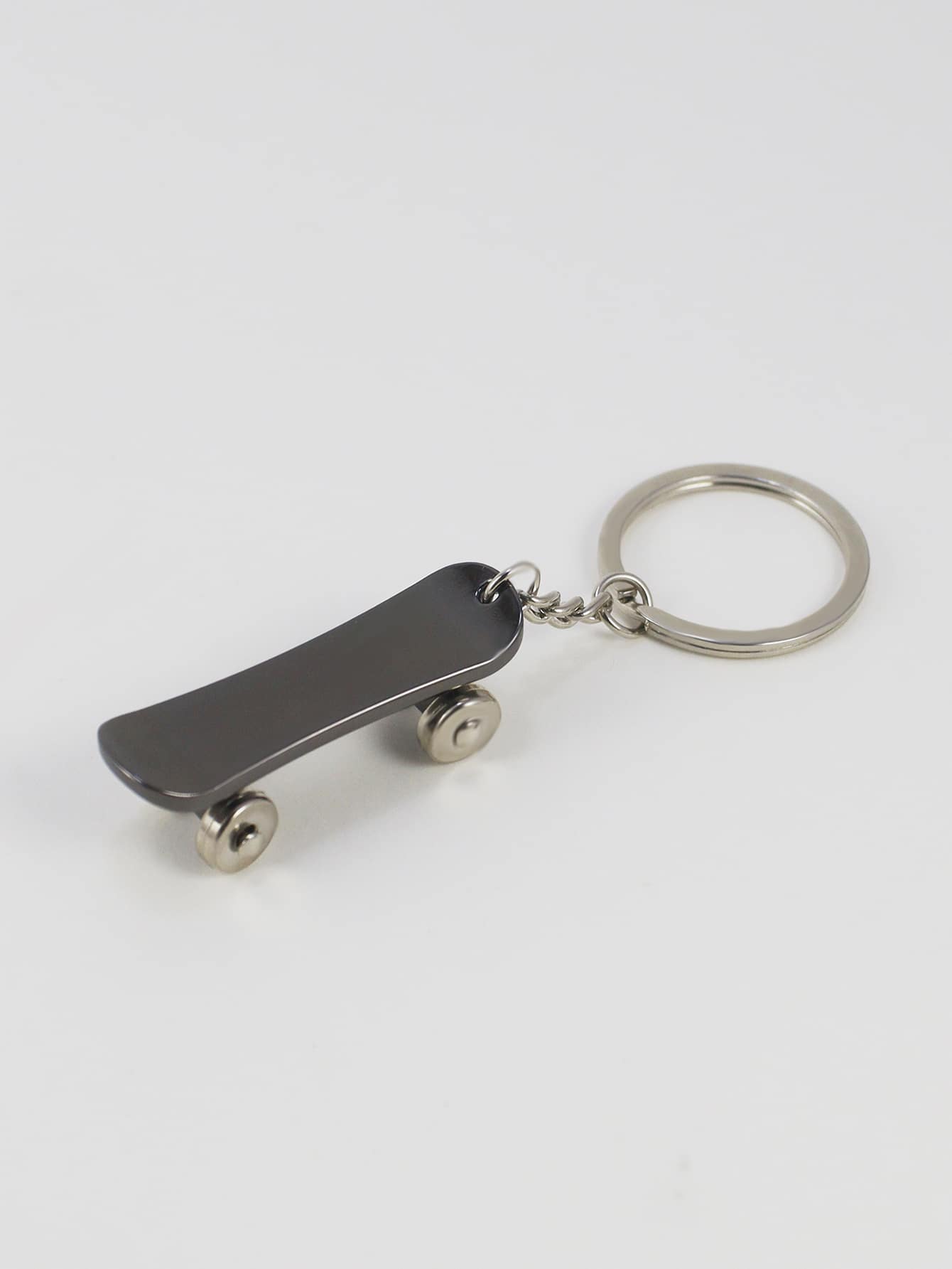 Street 1pc Creative 3d Skateboard Keychain With Moving Wheels, Cool For Boyfriend Car Accessories Bag Charm School Cute Goth Y2k Christmas Gift Ideas Bag Lanyards With Id Holder Car Accessories Bag Charms - Silver - View 1