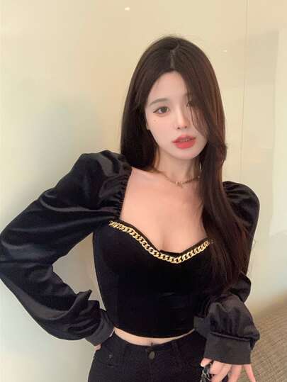 Honeyspot ベルベット チェーン詳細 パフスリーブ クロップブラウス