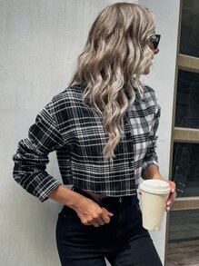 SHEIN LUNE Camisa corta de color combinado de cuadros de hombros caídos - Blanco y Negro - Ver 5