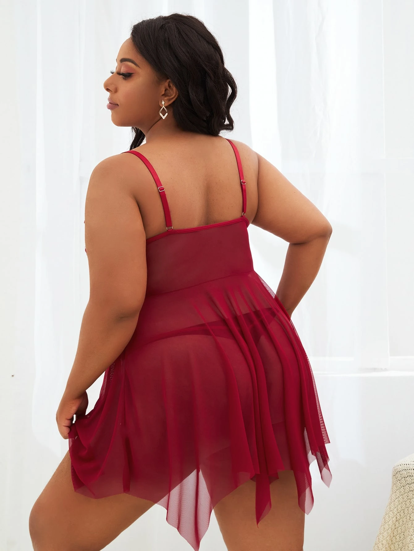 Miniatura 2 de Slips con encaje en contraste de malla con tanga Burdeos