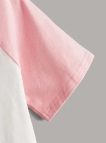 SHEIN Camiseta De Manga Raglan Contrastante Com Bloco De Cor Fofo E Impressão De Letras Para Garotas Pré-adolescentes