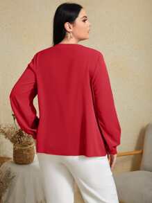 SHEIN Clasi 大碼素色缺口V領襯衫 - 紅色 - 查看 2