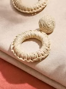 SHEIN VCAY Pendientes largos trenzado con diseño redondo - Beis - Ver 3