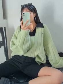 DAZY 撞色拼接字母刺繡落肩毛衣 - 綠色 - 查看 4