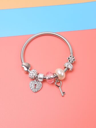 女孩愛心掛飾手環