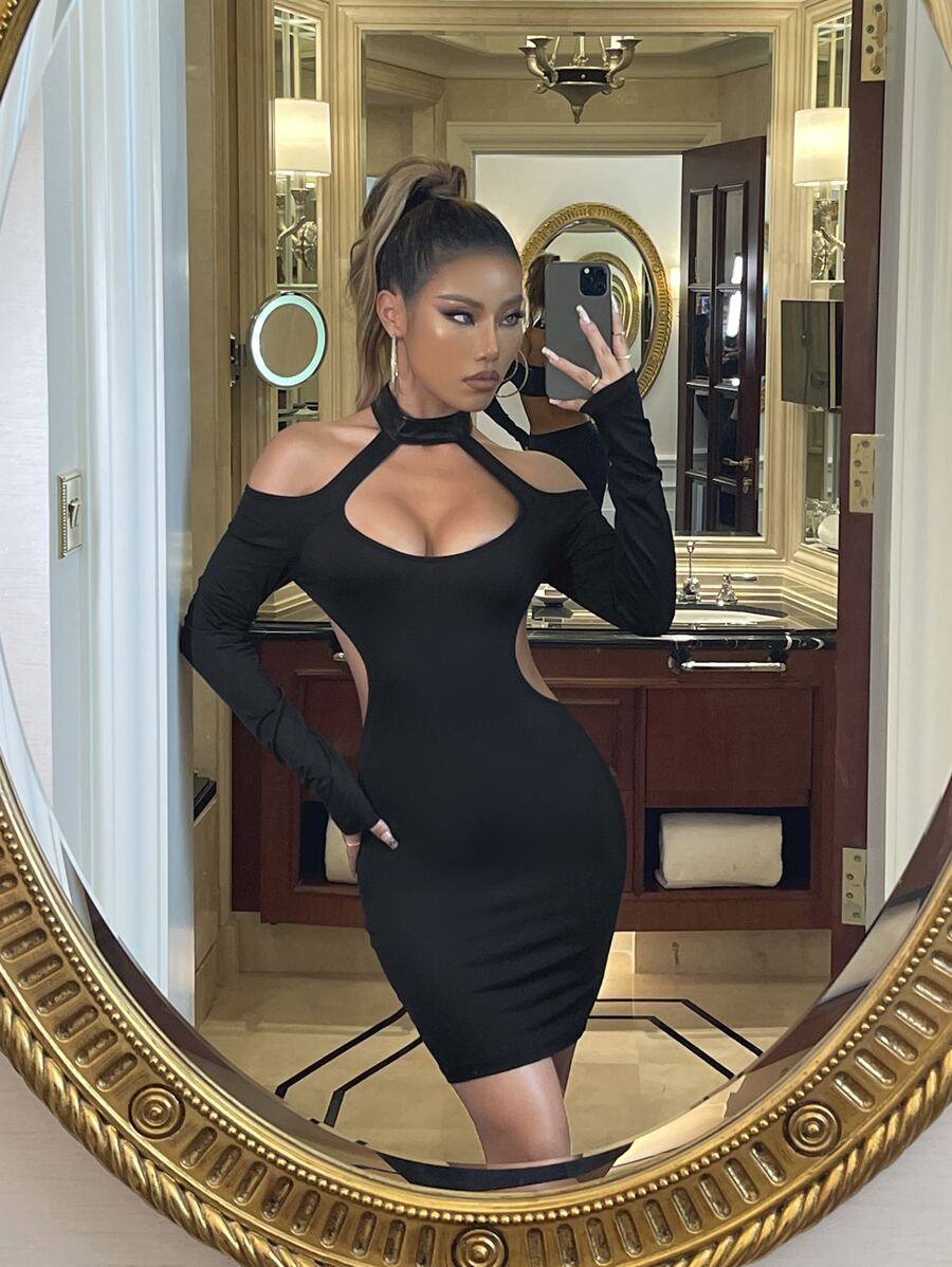 Cut Out Cold Shoulder Bodycon Dress - Black - View 1