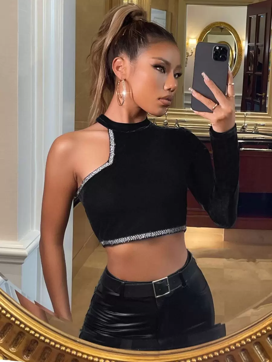 SHEIN BAE Asymmetrical Neck Contrast Tape Crop Velvet Tee - Black - View 1