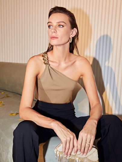 MOTF PREMIUM ONE SHOULDER CHAIN TOP