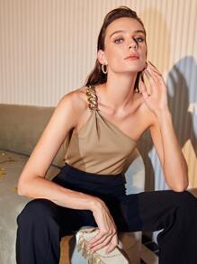 MOTF PREMIUM Top de un hombro con cadena - Caqui - Ver 6