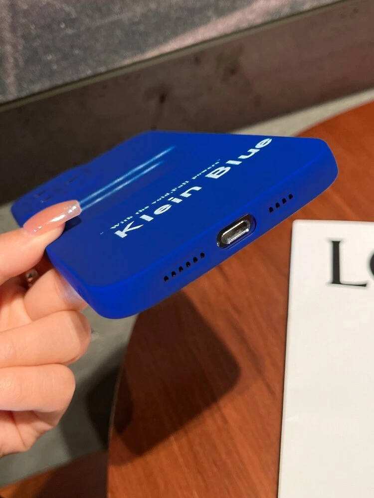 Letter Graphic Phone Case