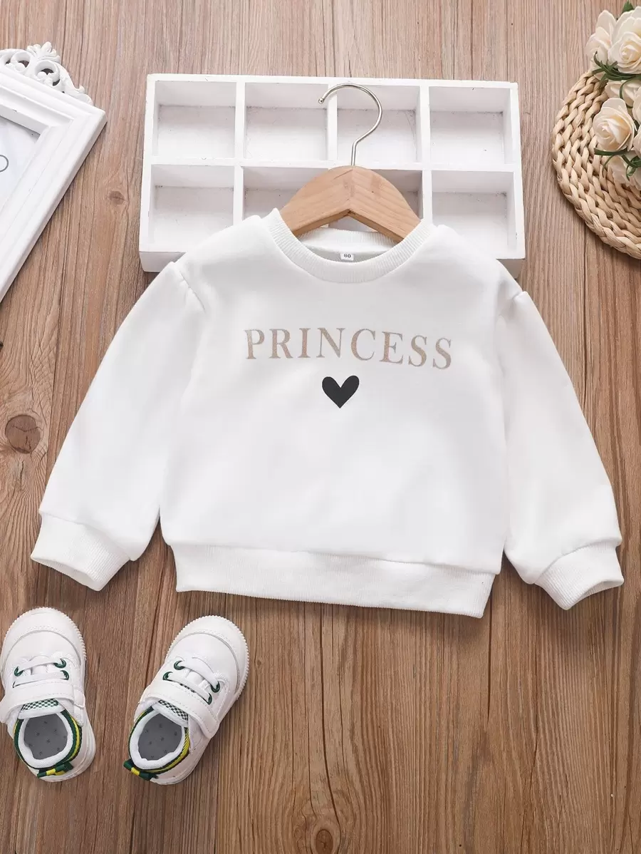 Baby Girl Heart & Letter Graphic Drop Shoulder Sweatshirt