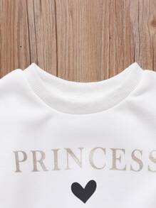 Baby Girl Heart & Letter Graphic Drop Shoulder Sweatshirt