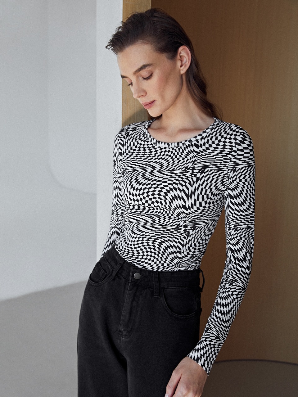 VISCOSE SLIM CHECKERBOARD T-SHIRT