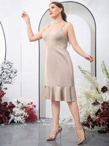 SHEIN Belle 大碼上身蕾絲荷葉邊吊帶裙伴娘禮服