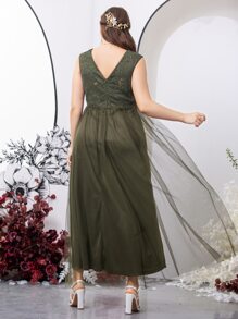 SHEIN Belle 大碼花卉刺繡緊身上衣網紗邊伴娘連衣裙 - 軍綠色 - 查看 2