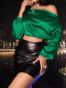 Blusa de cuello asimétrico corto de satén - Verde Oscuro - Ver 1