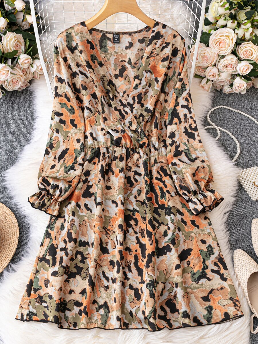 大碼滿版印花荷葉袖連衣裙 - 彩色 - 查看 1