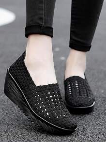 Zapatos cuña con diseño trenzado - Negro - Ver 1
