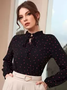 Mulvari 愛心圖案木耳褶皺邊繫帶領襯衫 - 黑色 - 查看 3