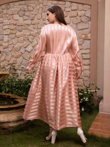 大碼提花褶邊泡泡袖緞面洋裝