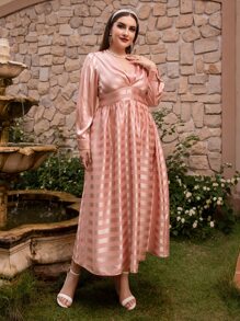 大碼提花褶邊泡泡袖緞面洋裝