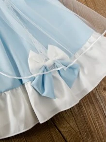 SHEIN 小女童泡泡袖方領前蝴蝶結網紗拼接連衣裙 - 藍白色 - 查看 5