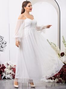 SHEIN Belle Plus Sequin Insert Floral Embroidered Cold Shoulder Flounce Sleeve Mesh Wedding Dress - White - View 3