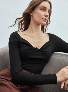 MOTF Áo thun nữ xoắn lại Gân đan màu trơn Giải trí - màu đen - Xem 1