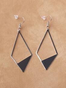 1 par de pendientes de mujer con diseño geométrico hueco en forma de diamante, de color blanco K