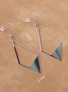 1 par de pendientes de mujer con diseño geométrico hueco en forma de diamante, de color blanco K